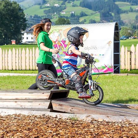 Alpina Zillertal . Family Lifestyle Kinderhotel 菲根 外观 照片