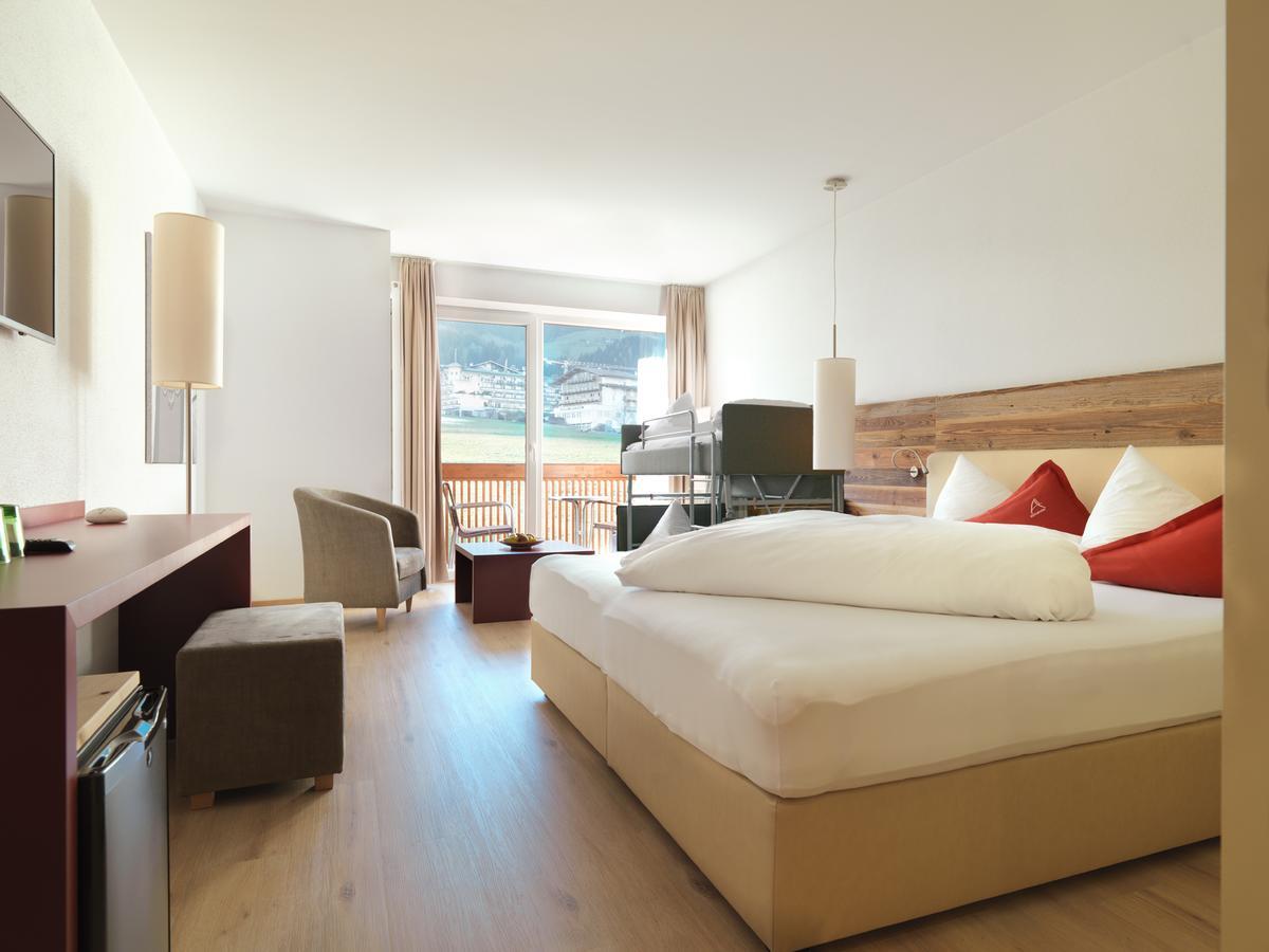 Alpina Zillertal . Family Lifestyle Kinderhotel 菲根 外观 照片